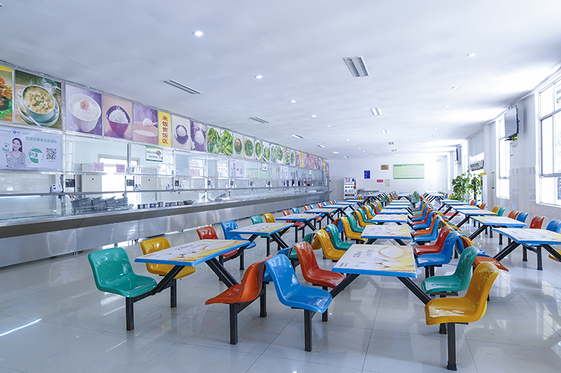 摄图网_501357058_大学校园食堂空景(非企业商用).jpg
