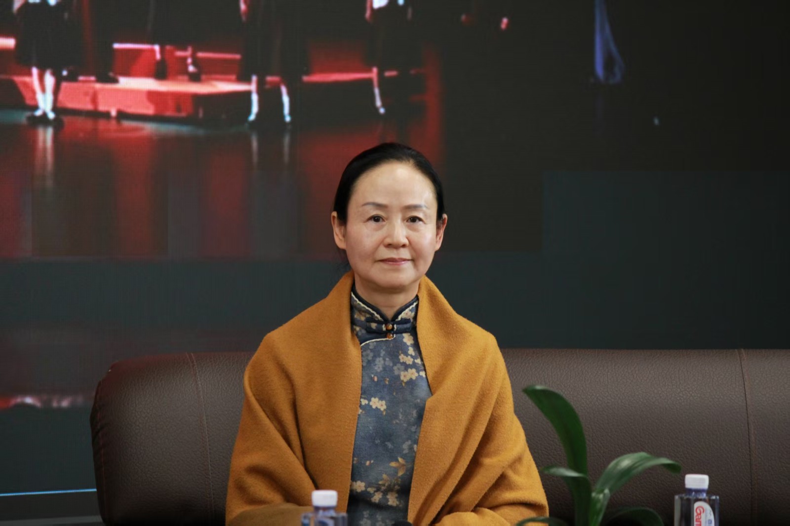 1780038912169076817.jpg 著名艺术家邵筱萍老师到昆信工大开展讲座.jpg